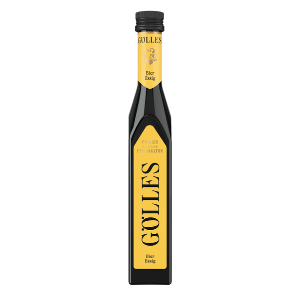 Gölles Bier Essig in hoher dunkler Flasche mit gelben Etiketten vor weißem Hintergrund.