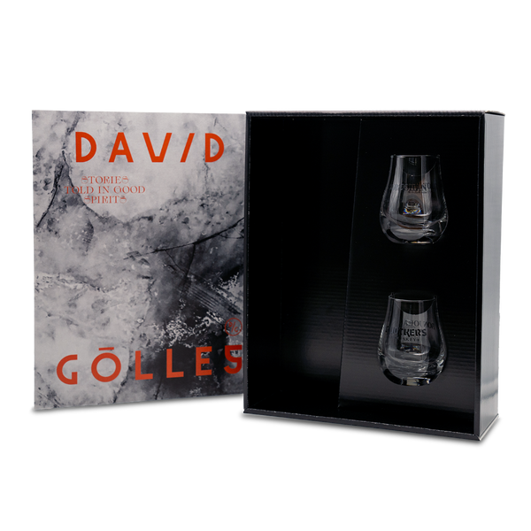 DAVID GÖLLES Geschenkbox mit zwei Gläsern, Deckel in Marmoroptik und schwarzer Einlage.