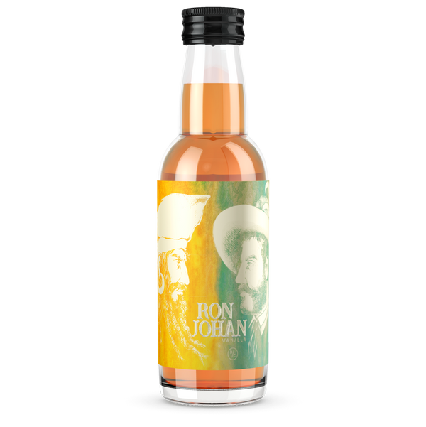 DAVID GÖLLES Ron Johan Vanilla mit Bio-Bourbon-Vanille in kleiner Flasche mit zwei Porträts am Etikett.