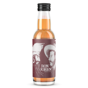 DAVID GÖLLES Ron Johan Rum Strong, bernsteinfarben, in kleiner Flasche, Etikett mit zwei Männern mit Hüten.