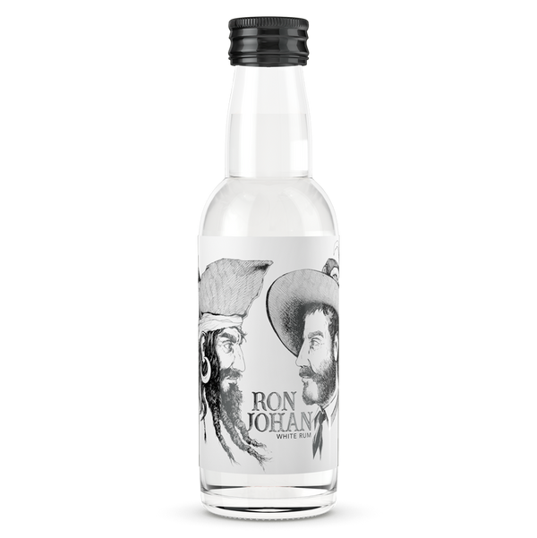 DAVID GÖLLES Ron Johan Rum White in kleiner Flasche mit schwarzem Verschluss und Tuschezeichnungen.