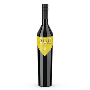 Gölles Gesslberger Cuvée in schmaler schwarzer Flasche mit goldenem Etikett, schwarzer Schrift und Siegel.