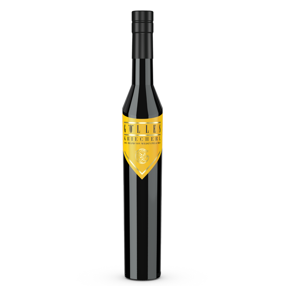 Gölles Kriecherlbrand in hoher dunkler Flasche mit gelb-goldenem Schildetikett.