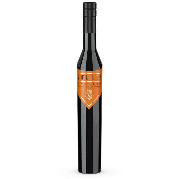 Gölles Marillenbrand in schwarzer Glasflasche mit orangefarbenem Etikett.