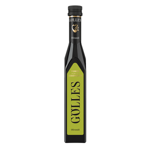 Gölles Olivenöl aus Andalusien in hoher Flasche mit grünem Etikett und schwarzem Verschluss.