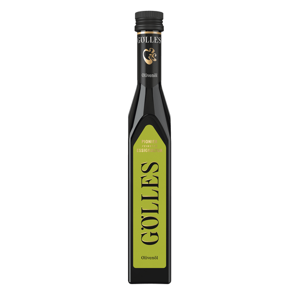 Gölles Olivenöl aus Andalusien in hoher Flasche mit grünem Etikett und schwarzem Verschluss.
