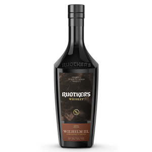 DAVID GÖLLES Ruotkers Wilhelm III Whiskey in schwarzer Flasche mit dunklem Etikett und Herkunftsangaben.